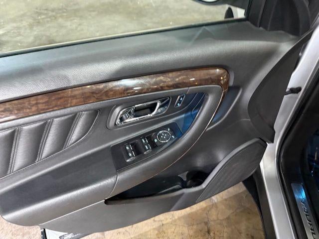 2017 Ford Taurus Limited FWD