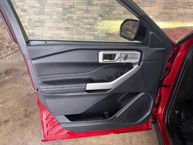 2024 Ford Explorer XLT 4WD