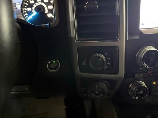 2017 Ford F-150 Lariat 4WD SuperCrew 5.5' Box