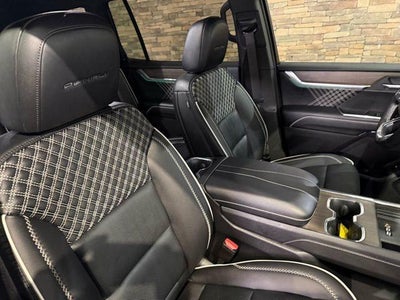 2025 GMC Acadia AWD Denali