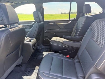 2025 GMC Acadia AWD Denali
