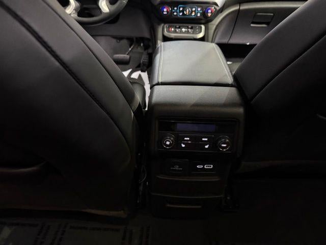 2023 GMC Acadia FWD SLT