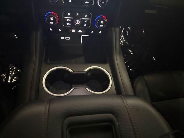 2022 Chevrolet Suburban 4WD RST