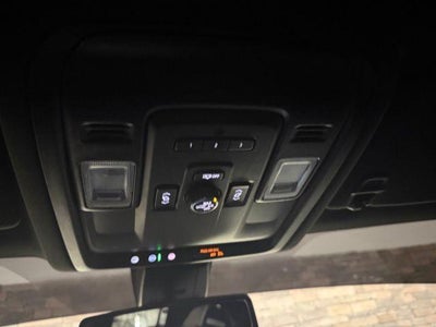 2022 Chevrolet Suburban 4WD RST