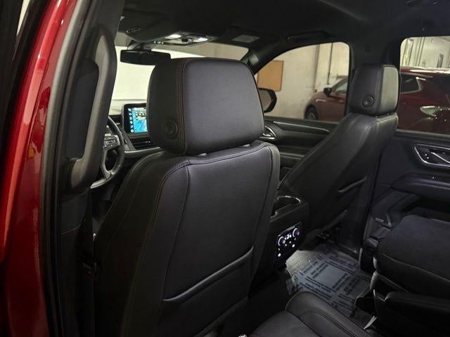 2022 Chevrolet Suburban 4WD RST