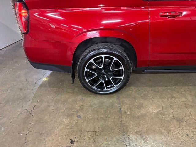 2022 Chevrolet Suburban 4WD RST