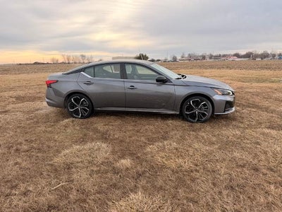 2025 Nissan Altima SR FWD