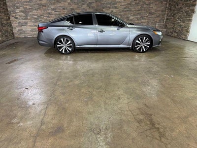 2021 Nissan Altima 2.5 SR Sedan