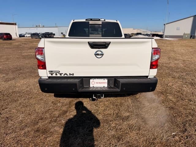 2021 Nissan Titan 4x2 King Cab S