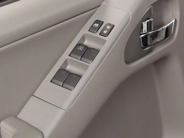 2010 Nissan Frontier 2WD Crew Cab SWB Auto SE