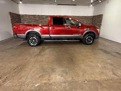 2016 Nissan Titan XD 4WD Crew Cab PRO-4X Diesel