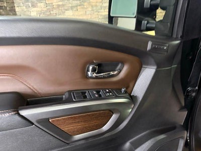 2017 Nissan Titan XD 4x4 Diesel Crew Cab Platinum Reserve