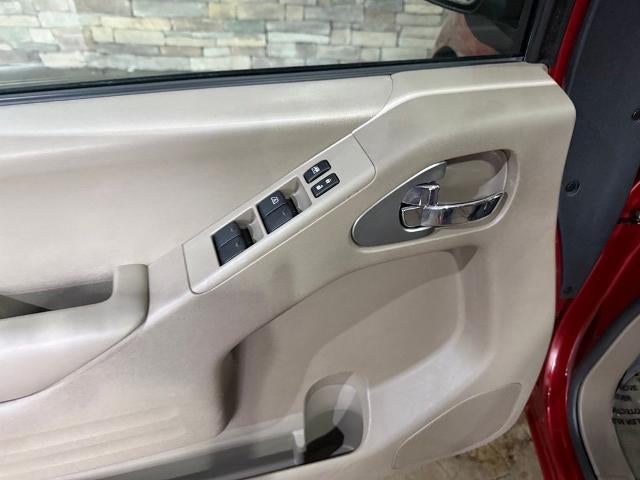 2017 Nissan Frontier 2017.5 Crew Cab 4x4 SV V6 Auto