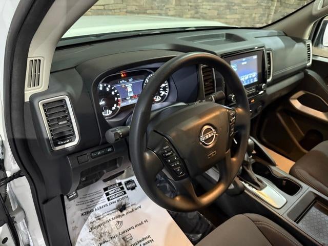 2024 Nissan Frontier Crew Cab 4x2 SV