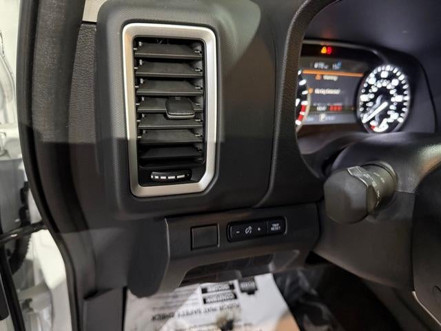 2024 Nissan Frontier Crew Cab 4x2 SV