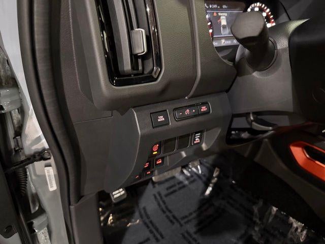 2025 Nissan Frontier Crew Cab 4x4 PRO-4X
