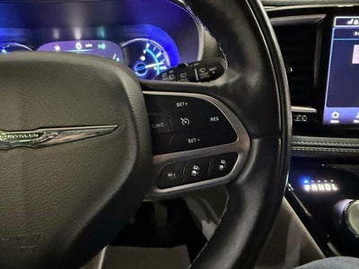 2022 Chrysler Pacifica Hybrid Touring L FWD