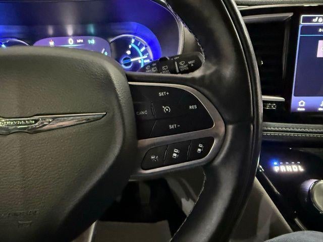 2022 Chrysler Pacifica Hybrid Touring L FWD