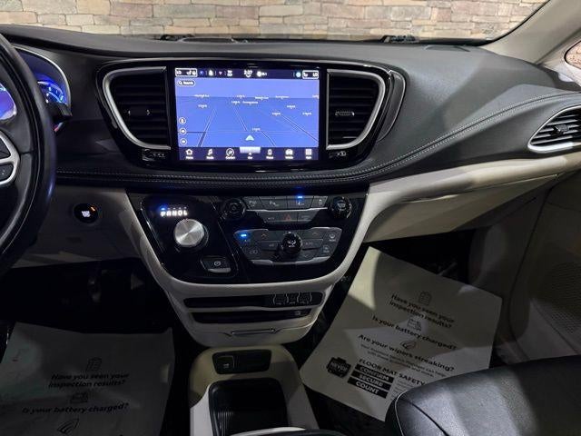 2022 Chrysler Pacifica Hybrid Touring L FWD