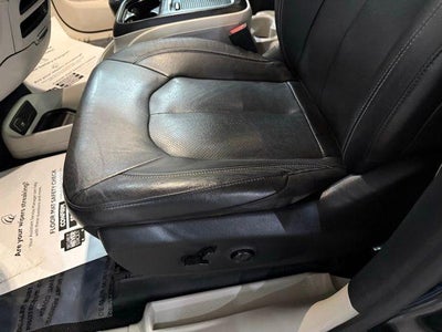 2022 Chrysler Pacifica Hybrid Touring L FWD