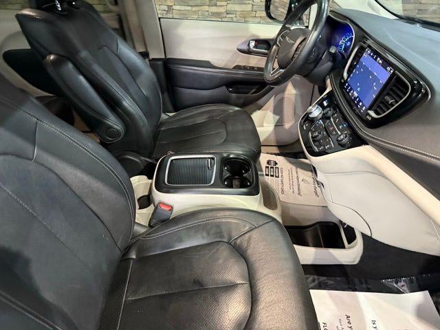2022 Chrysler Pacifica Hybrid Touring L FWD