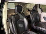 2022 Chrysler Pacifica Hybrid Touring L FWD
