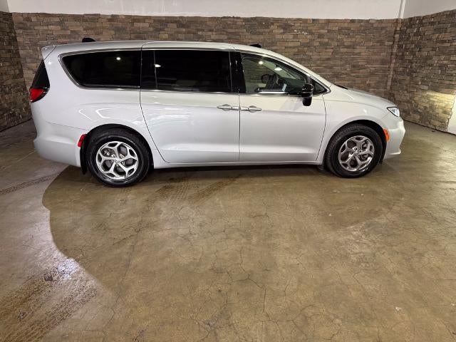 2024 Chrysler Pacifica Limited AWD