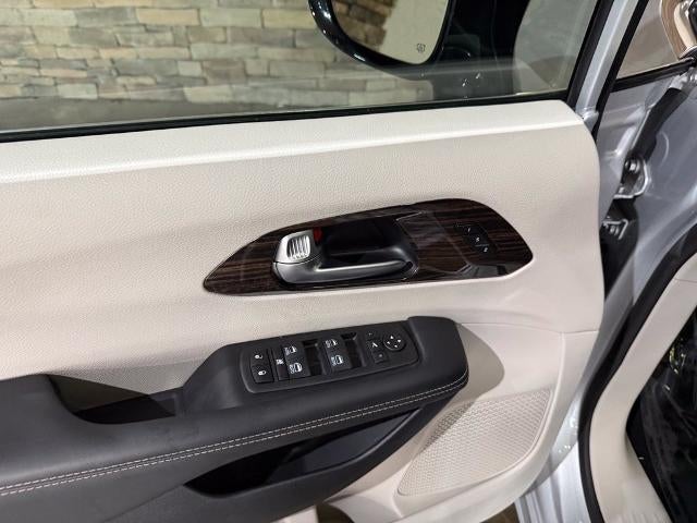 2024 Chrysler Pacifica Limited AWD