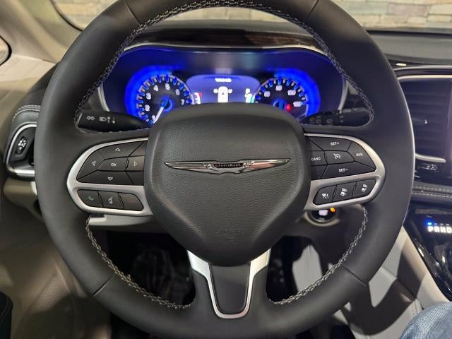 2024 Chrysler Pacifica Limited AWD