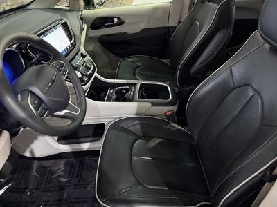 2024 Chrysler Pacifica Limited AWD