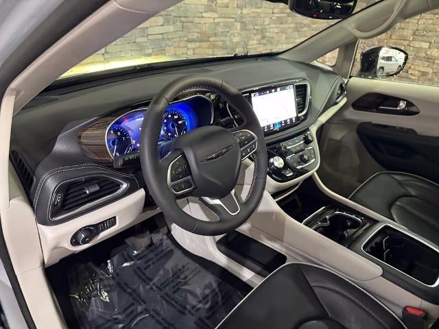2024 Chrysler Pacifica Limited AWD