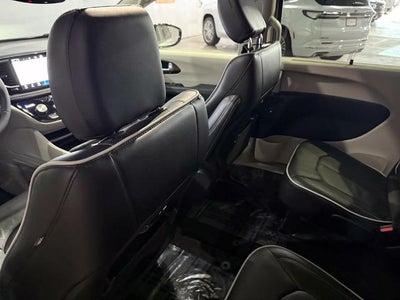 2024 Chrysler Pacifica Limited AWD