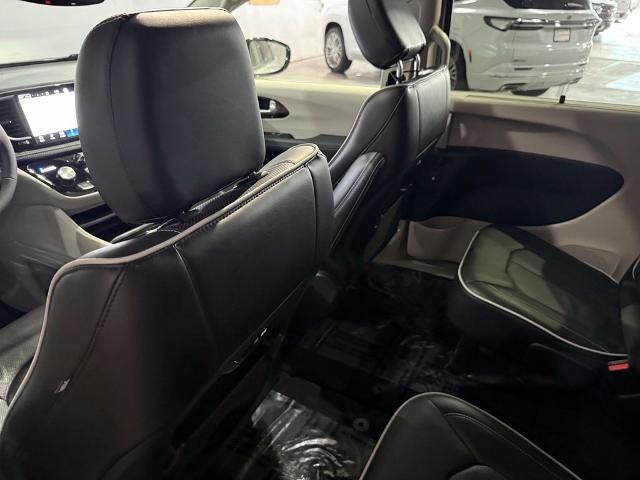 2024 Chrysler Pacifica Limited AWD