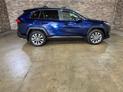 2025 Toyota RAV4 XLE Premium AWD (Natl)