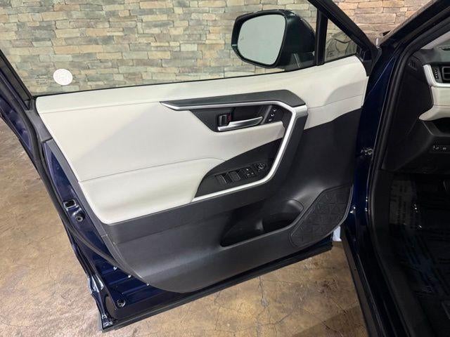 2025 Toyota RAV4 XLE Premium AWD (Natl)