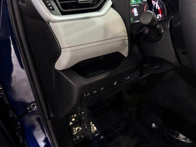 2025 Toyota RAV4 XLE Premium AWD (Natl)