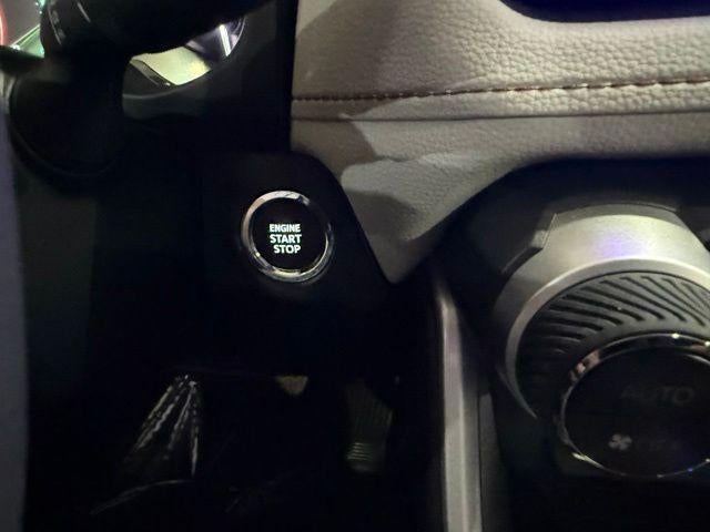 2025 Toyota RAV4 XLE Premium AWD (Natl)