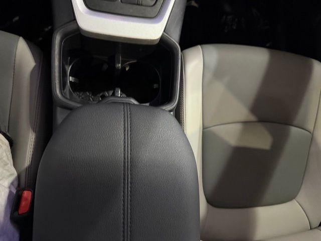 2025 Toyota RAV4 XLE Premium AWD (Natl)