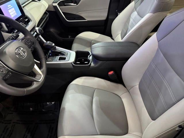 2025 Toyota RAV4 XLE Premium AWD (Natl)