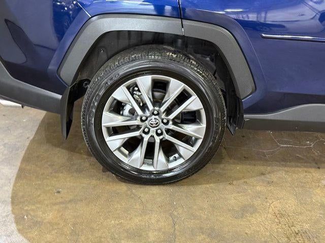 2025 Toyota RAV4 XLE Premium AWD (Natl)