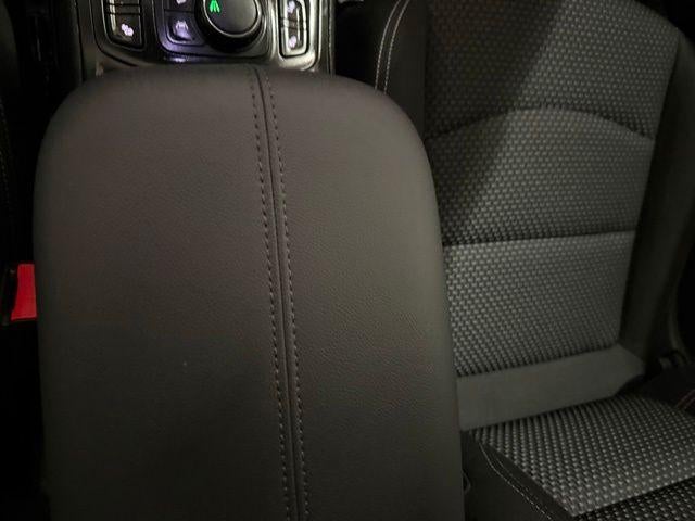 2024 GMC Terrain FWD 4dr SLE