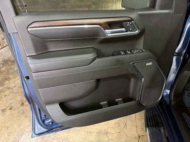 2022 GMC Sierra 1500 Crew Cab Short Box 4-Wheel Drive SLT