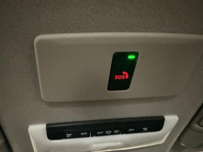 2023 Nissan Kicks SR FWD