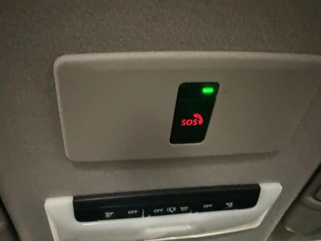 2023 Nissan Kicks SR FWD