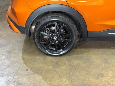 2023 Nissan Kicks SR FWD