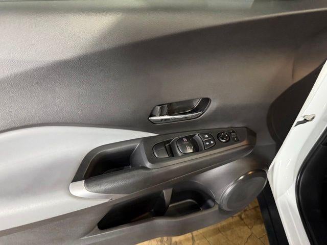 2023 Nissan Kicks SR FWD