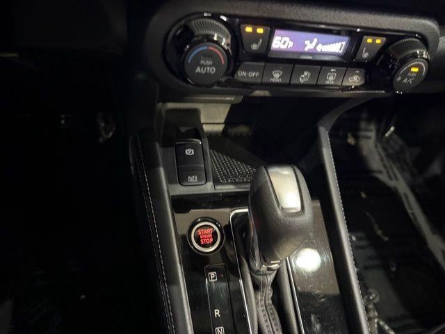 2023 Nissan Kicks SR FWD