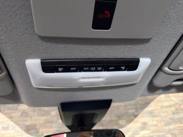 2023 Nissan Kicks SR FWD
