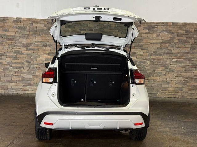 2023 Nissan Kicks SR FWD