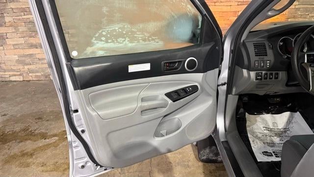 2015 Toyota Tacoma 4WD Double Cab Short Bed V6 Manual (GS)